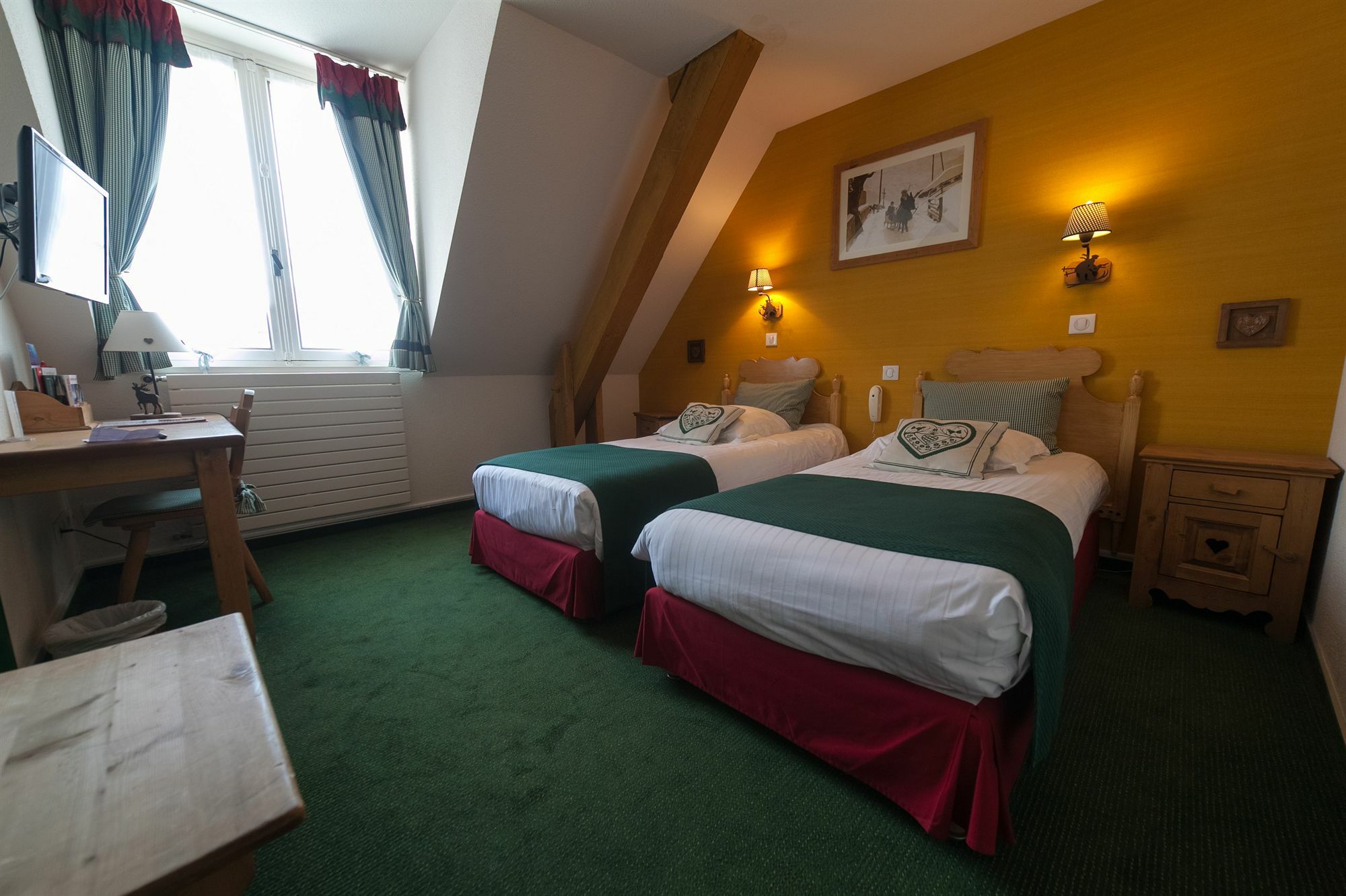 Hotel Des Princes, Chambery Centre Экстерьер фото